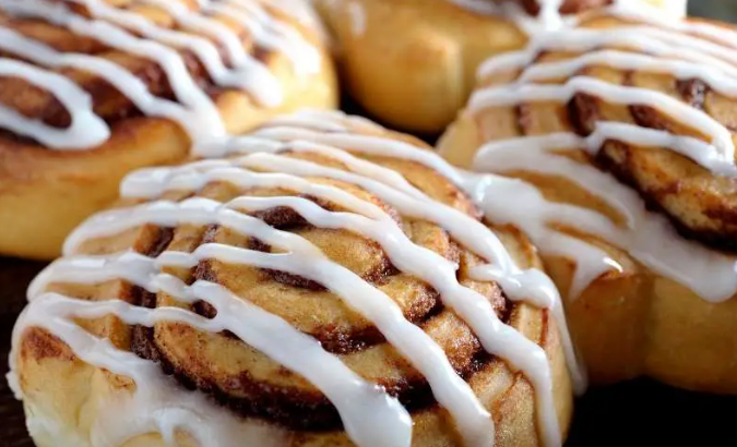 how to open cinnamon rolls