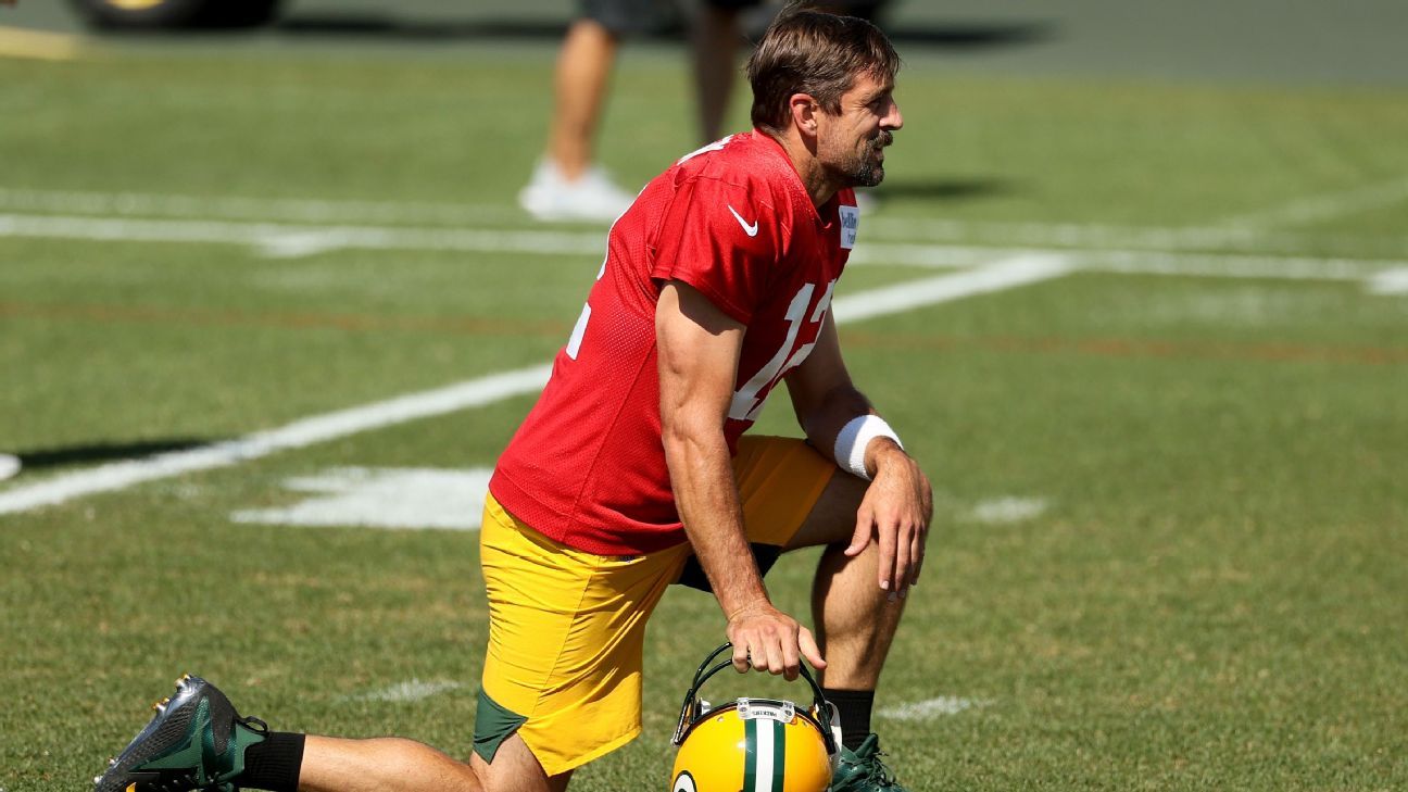 how far can aaron rodgers throw a football