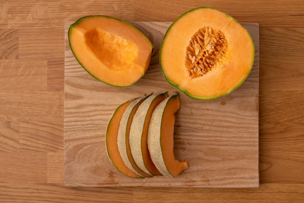 how to tell if cantaloupe is bad