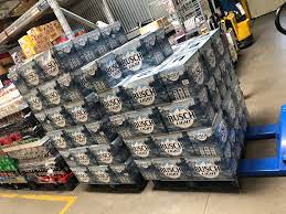 how many cases of busch light on a pallet