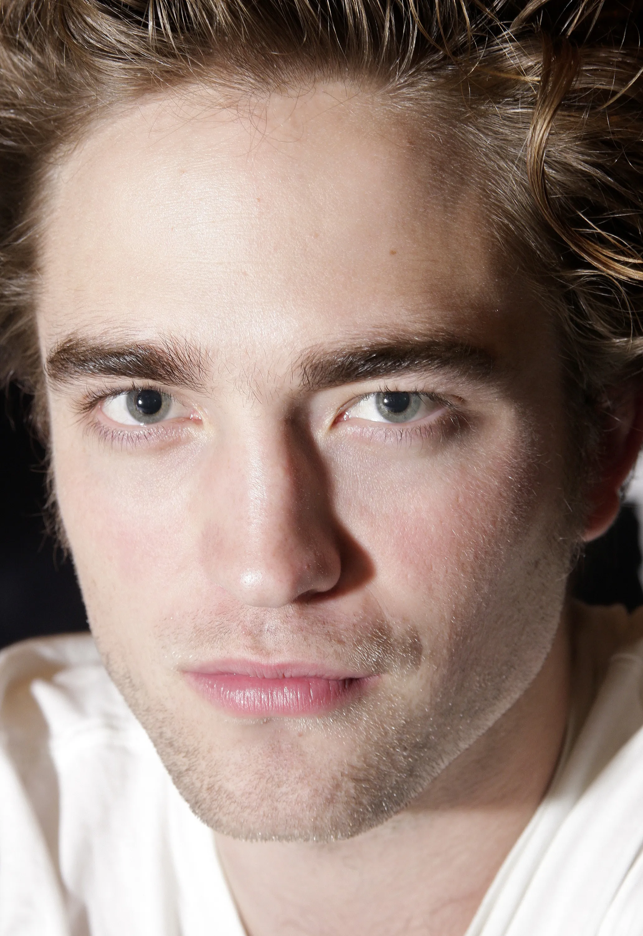 robert pattison eyes