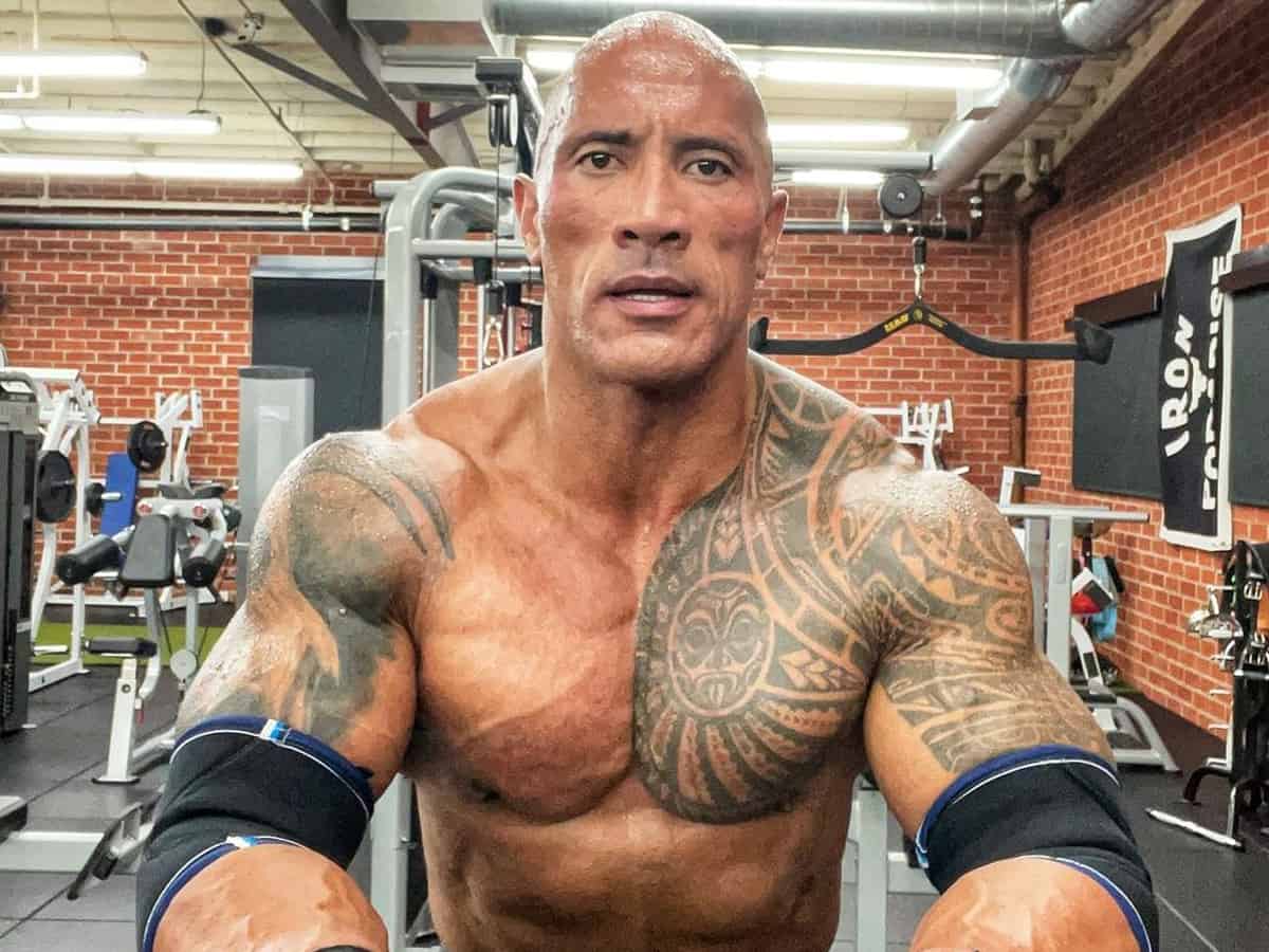 how much can the rock bench press