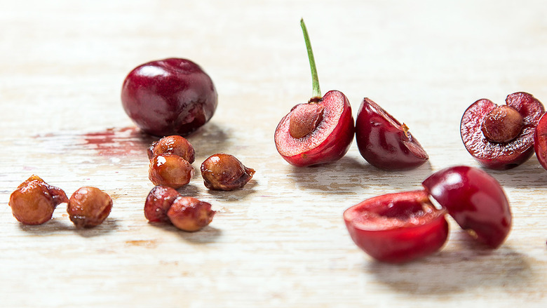 how many cherry seeds can kill you