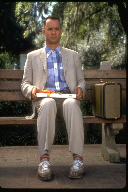 how old was tom hanks in forrest gump