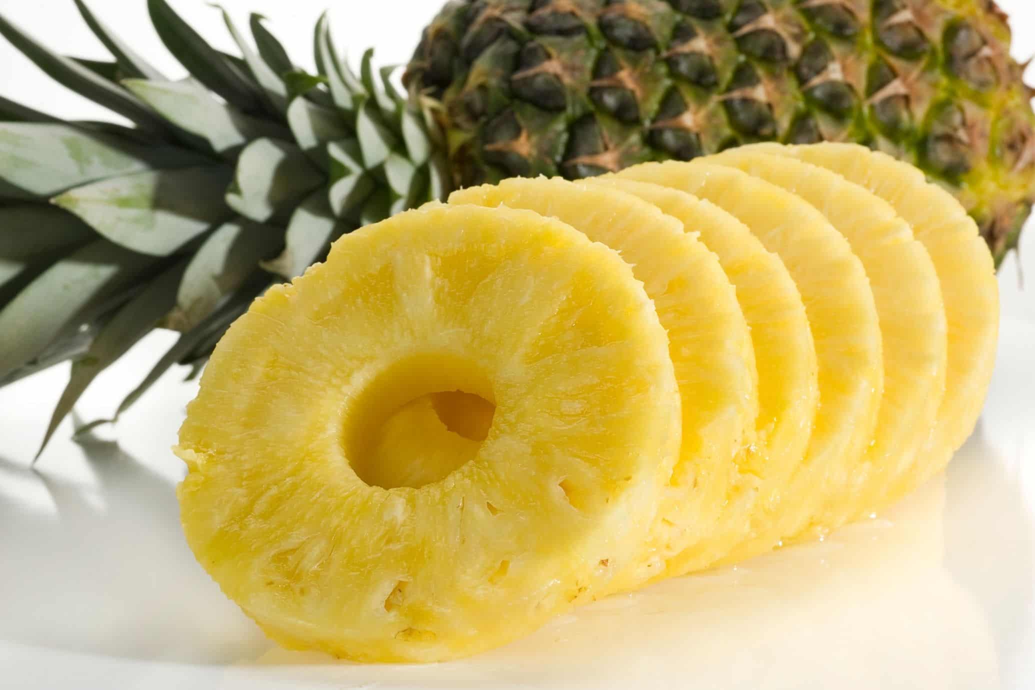 how many servings in a pineapple