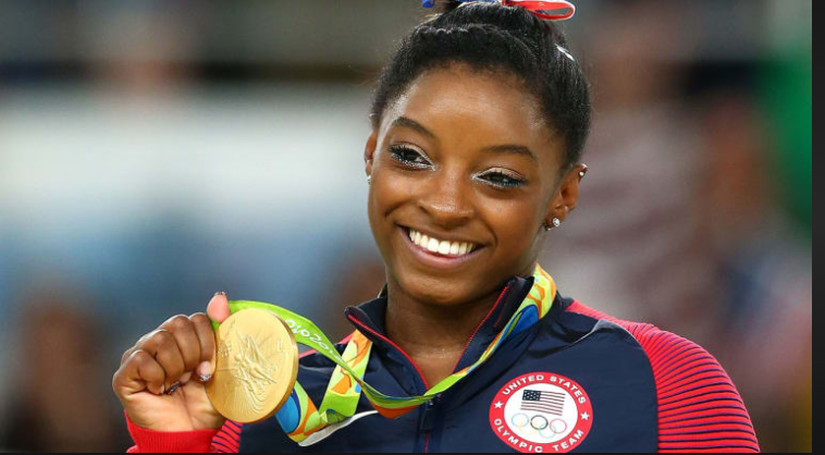 how tall is simone biles