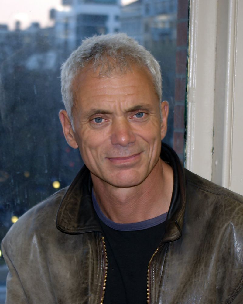 how many languages does jeremy wade speak