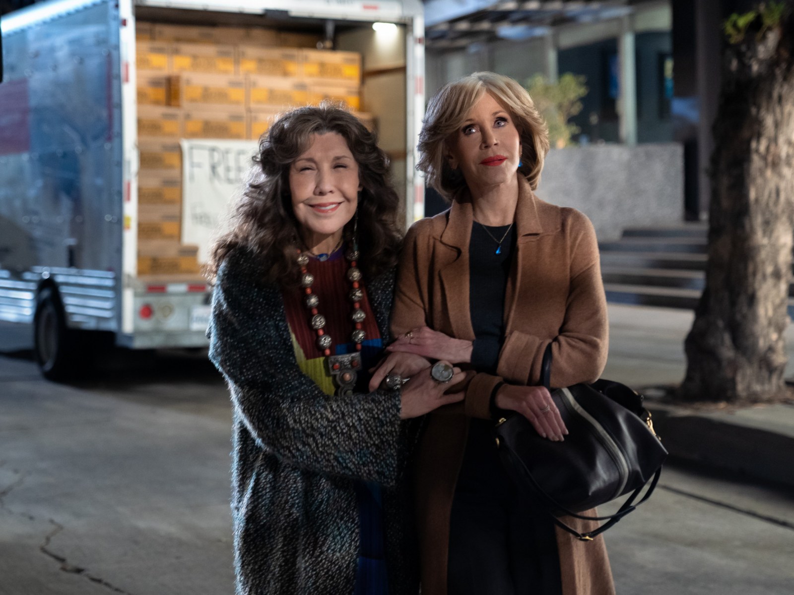 how old are grace and frankie