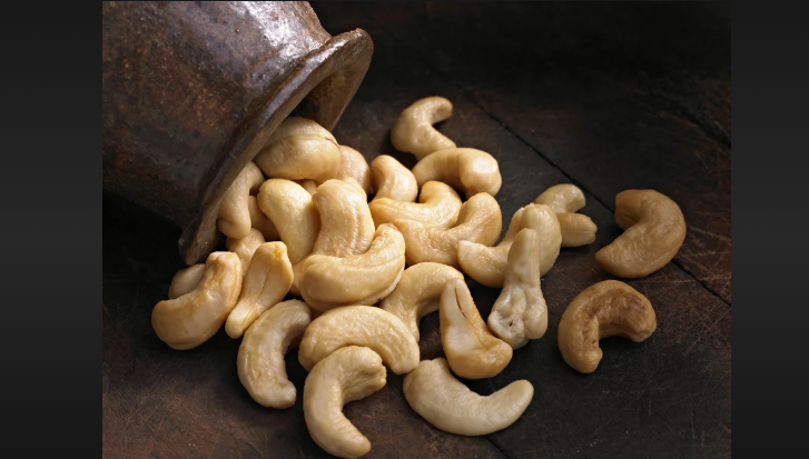 how many cashews in a 1/4 cup