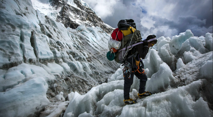 weight of mt everest