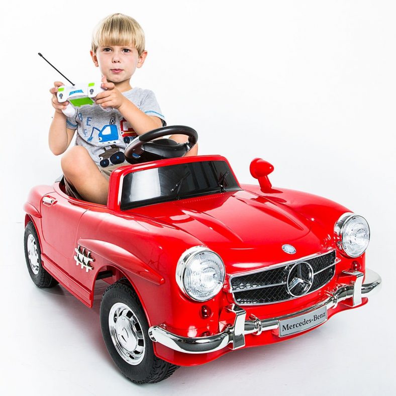 how to charge mercedes toy car