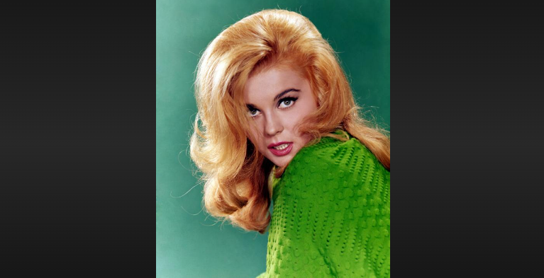 how old is ann-margret in viva las vegas